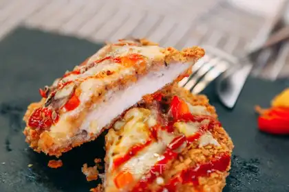 Red chips, chicken pizza