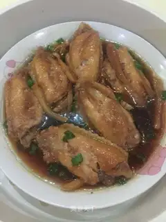 Forks, steamed chicken wings