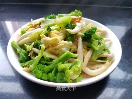 White orchid mushroom fried eggs