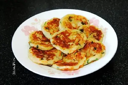 Potato mashed carrot onions