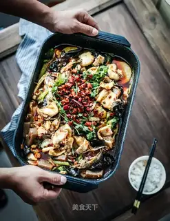 An electromagnetic furnace spicy roasted fish
