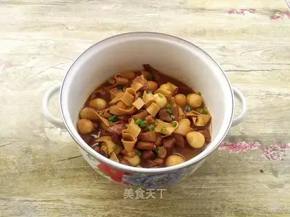 A thousand quail eggs