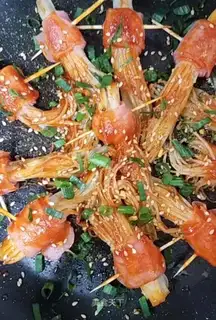 The fragrance of the ham and the golden mushroom roll