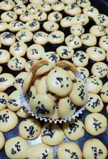 Black sesame cookies