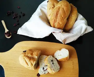 The cranberry cranberry all-glut bread