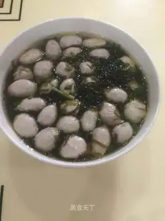 Chicken soup rolls with purple meatball soup