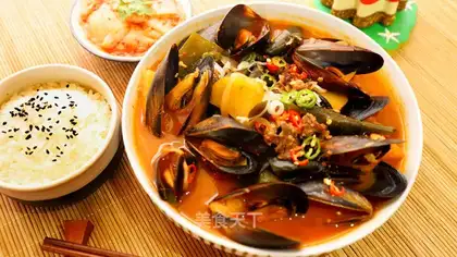 Korean spicy rainbow soup