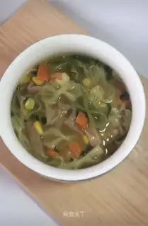 Curry vegetable shrimp noodles