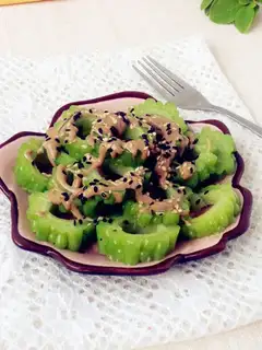 Sesame sauce with bitter melons