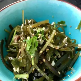 Garlic seaweed