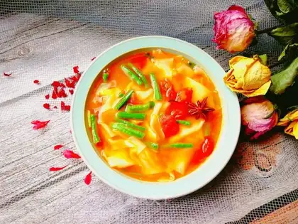 Tomato horn noodles