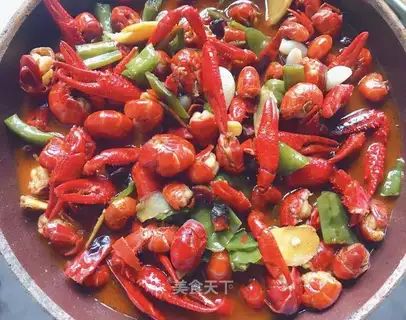 Spicy dry pot lobster