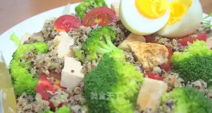 Quinoa chicken breast salad