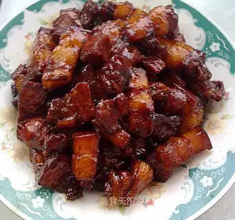 Fragrant but not greasy braised pork