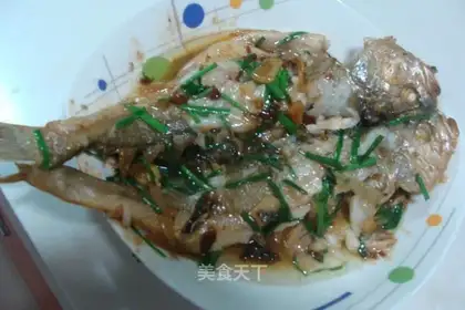 Home-cooked yellow croaker