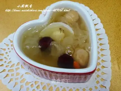 Chinese date and tremella soup