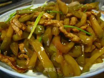 Shredded pork with pickled mustard
