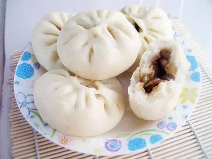 Sauce pork bun