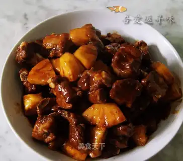 Raw stir-fried pineapple ribs