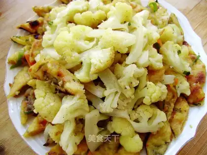 fried cake with cauliflower