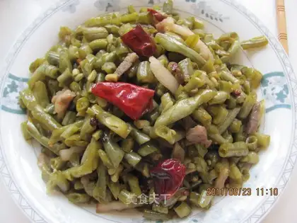 stir-fried pork with sour beans