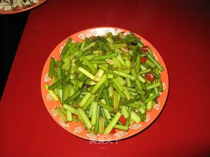 stir-fried garlic sprouts