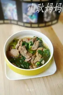 Roasted beef with green vegetables
