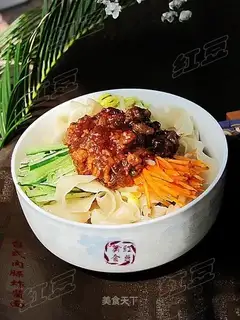 Taiwan Style Noodles with Pork Sauce Sauce