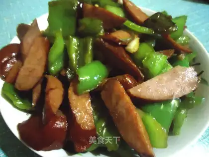 stir-fried red sausage with pepper