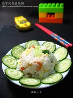 Fried rice with shrimp and dried eggs