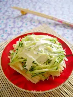 Apple and cucumber salad