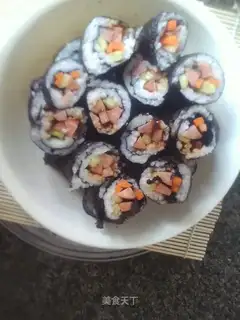 Otaku version of seaweed kimbap