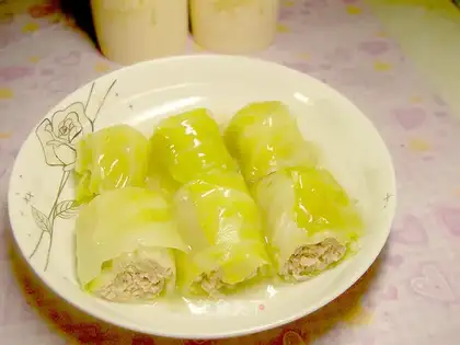 Steamed cabbage roll