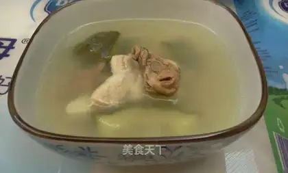 Balsam pear, oyster and soy sauce pork ribs soup