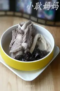 Dried bamboo shoots and bone soup