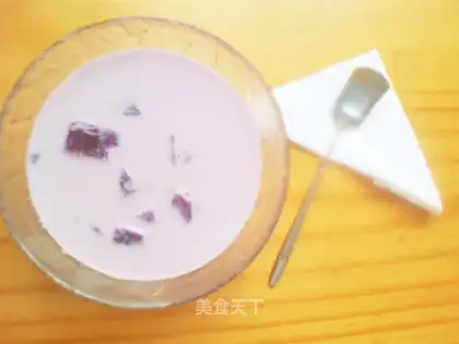 Purple sweet potato sago in coconut juice