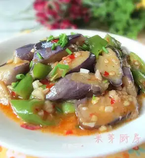 Green pepper, garlic, soft glutinous tomato