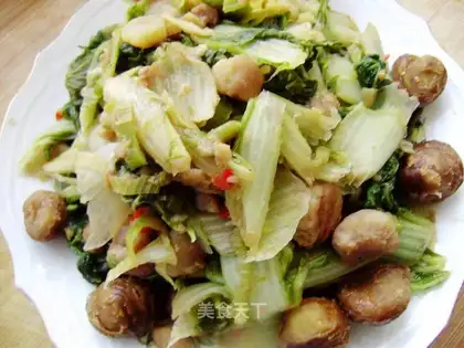 Braised Chinese chestnut with cabbage