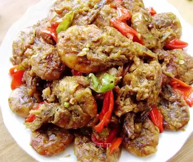 stir-fried shrimps with spicy sauce