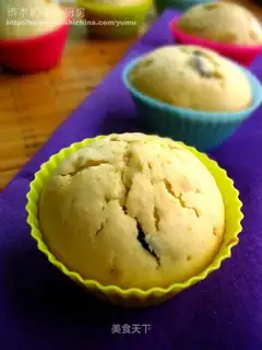 blackcurrant muffin