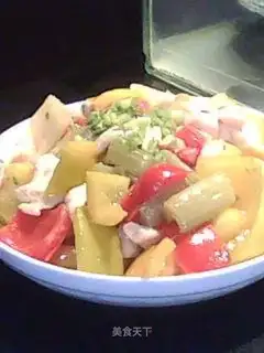 stir-fried chicken slices with colorful pepper and celery