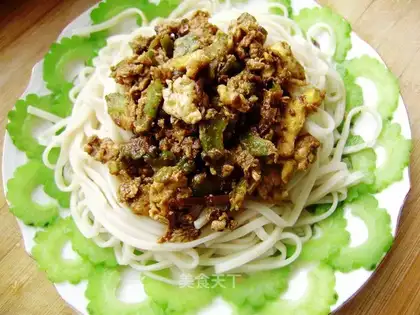 Balsam pear egg fried sauce noodles