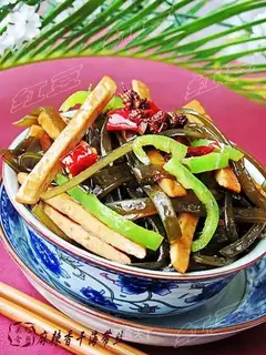 Spicy dried seaweed shredded