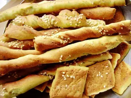 Shallots and flour cakes