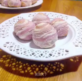 Purple potato and date paste crisp