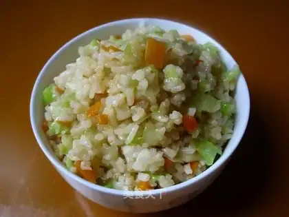 Fried rice with carrot and cabbage