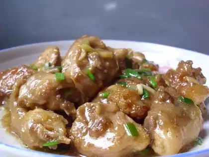 Stewed chicken nuggets with vinegar