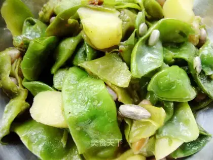 Roasted potatoes with beans