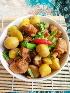 Braised chestnut chicken nuggets
