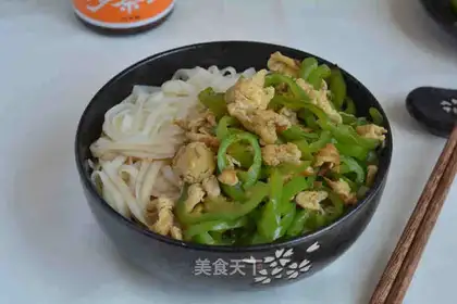 Sand and egg pepper noodles